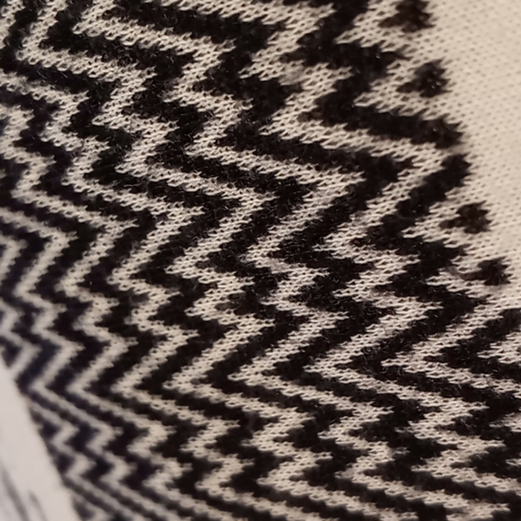 Old Navy M Gray And White Striped Short Sleeve Lightweight Stretchy Top - Picture 4 of 5